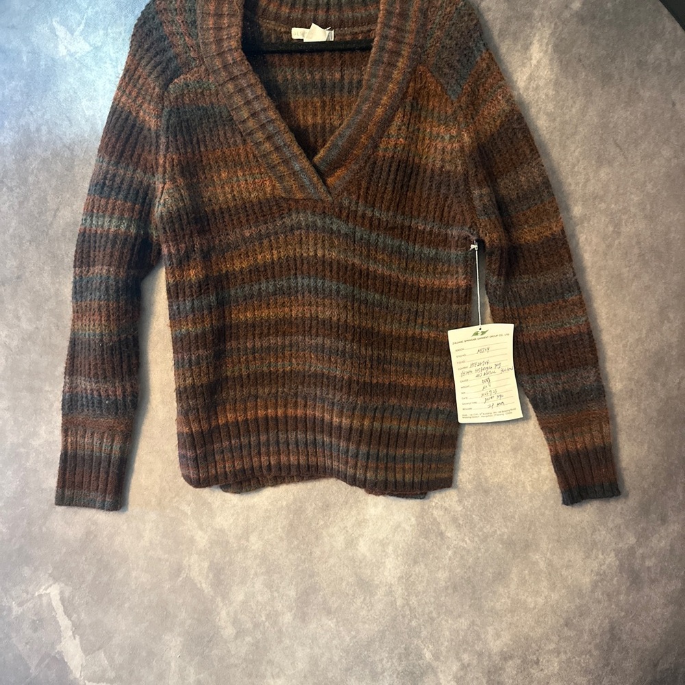 Design Story Elegant Brown Striped V-Neck Sweater